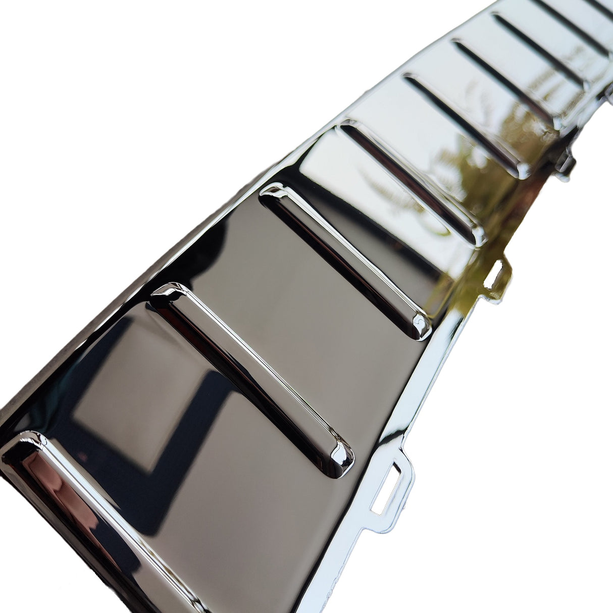 Chromowana listwa ozdobna zderzaka tylnego do VW Touareg 7P5 7P6 2010-2018